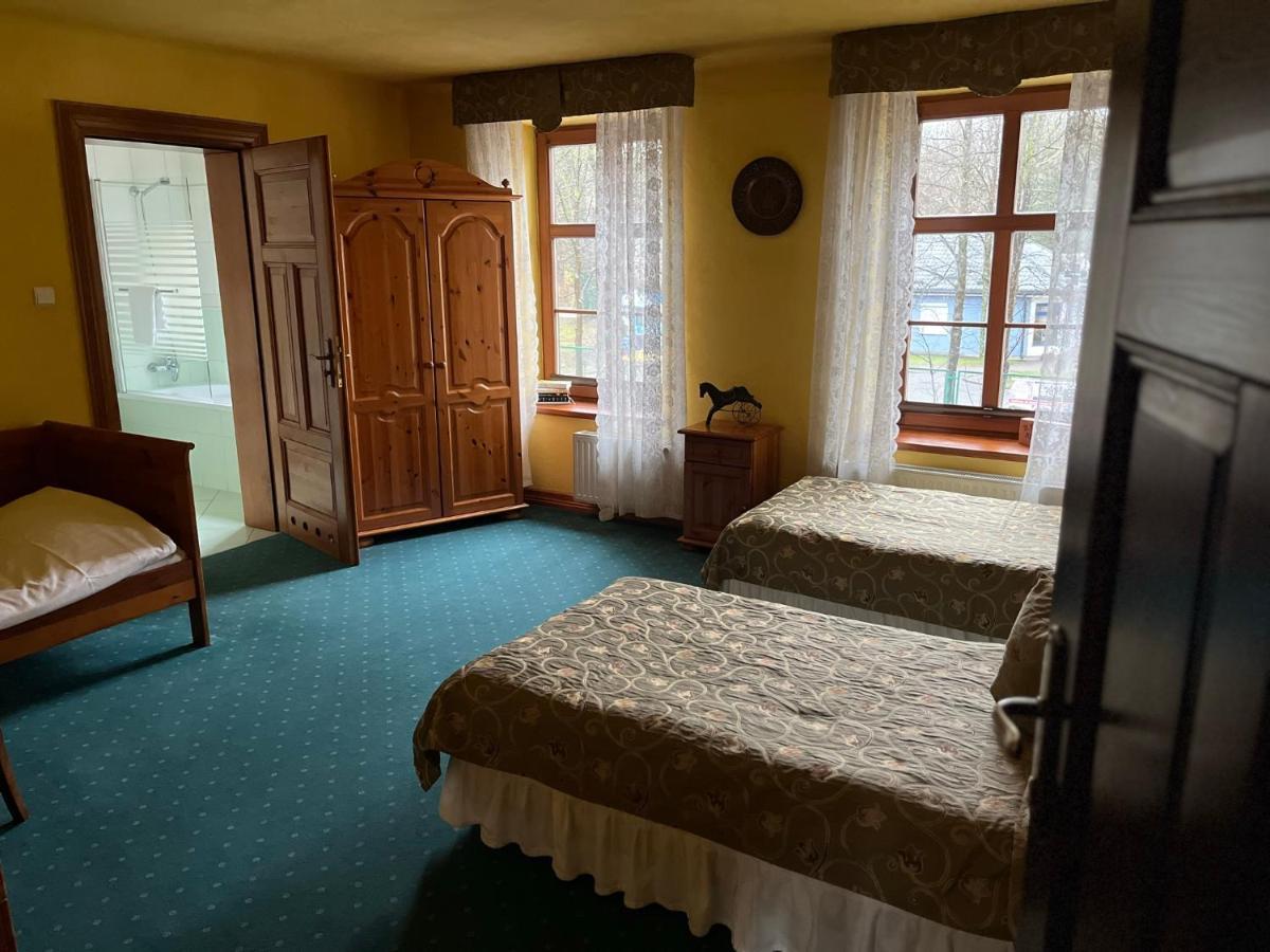 Gosciniec Zamkowy Hotel Darlowo Exterior foto
