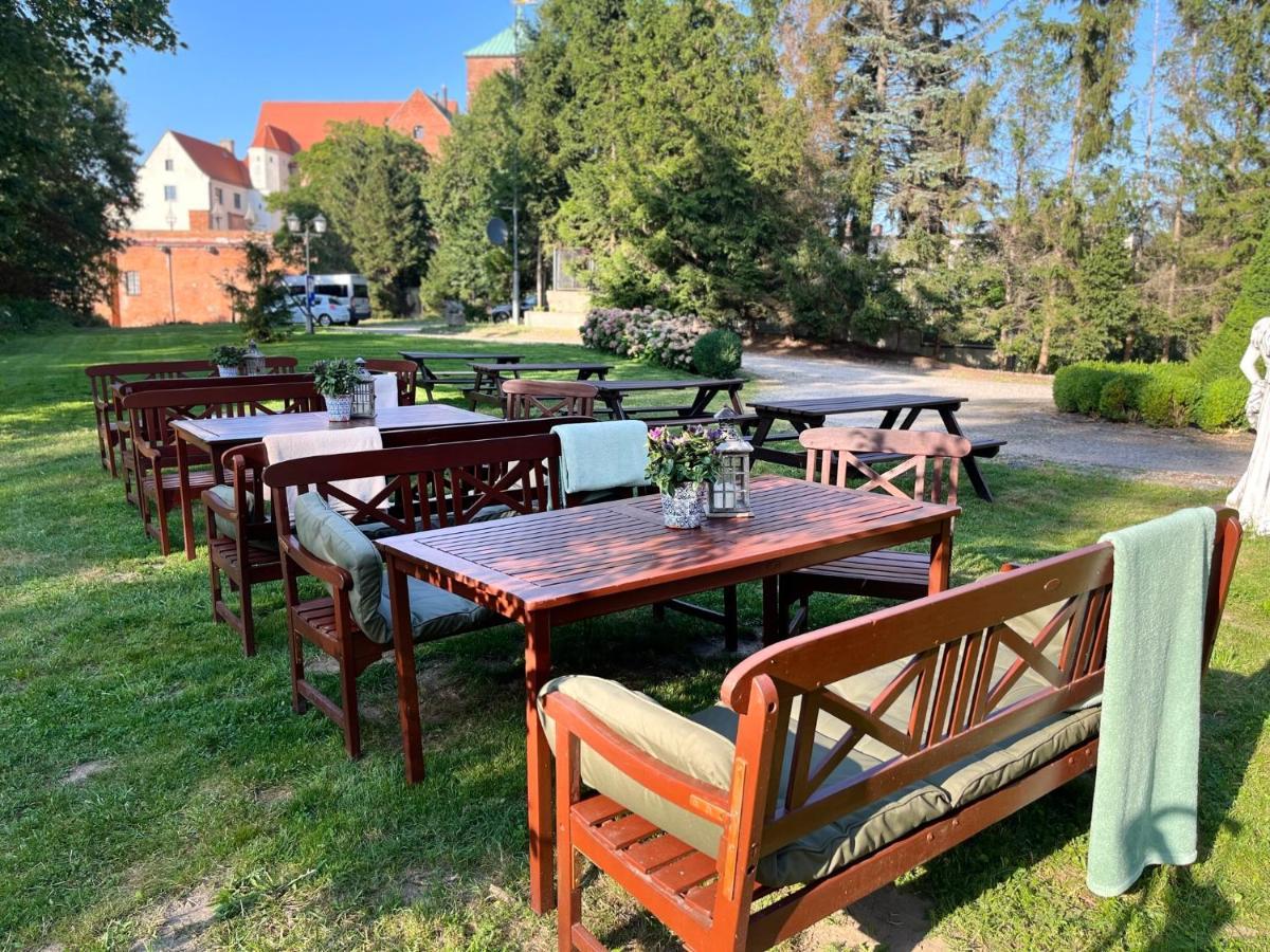 Gosciniec Zamkowy Hotel Darlowo Exterior foto