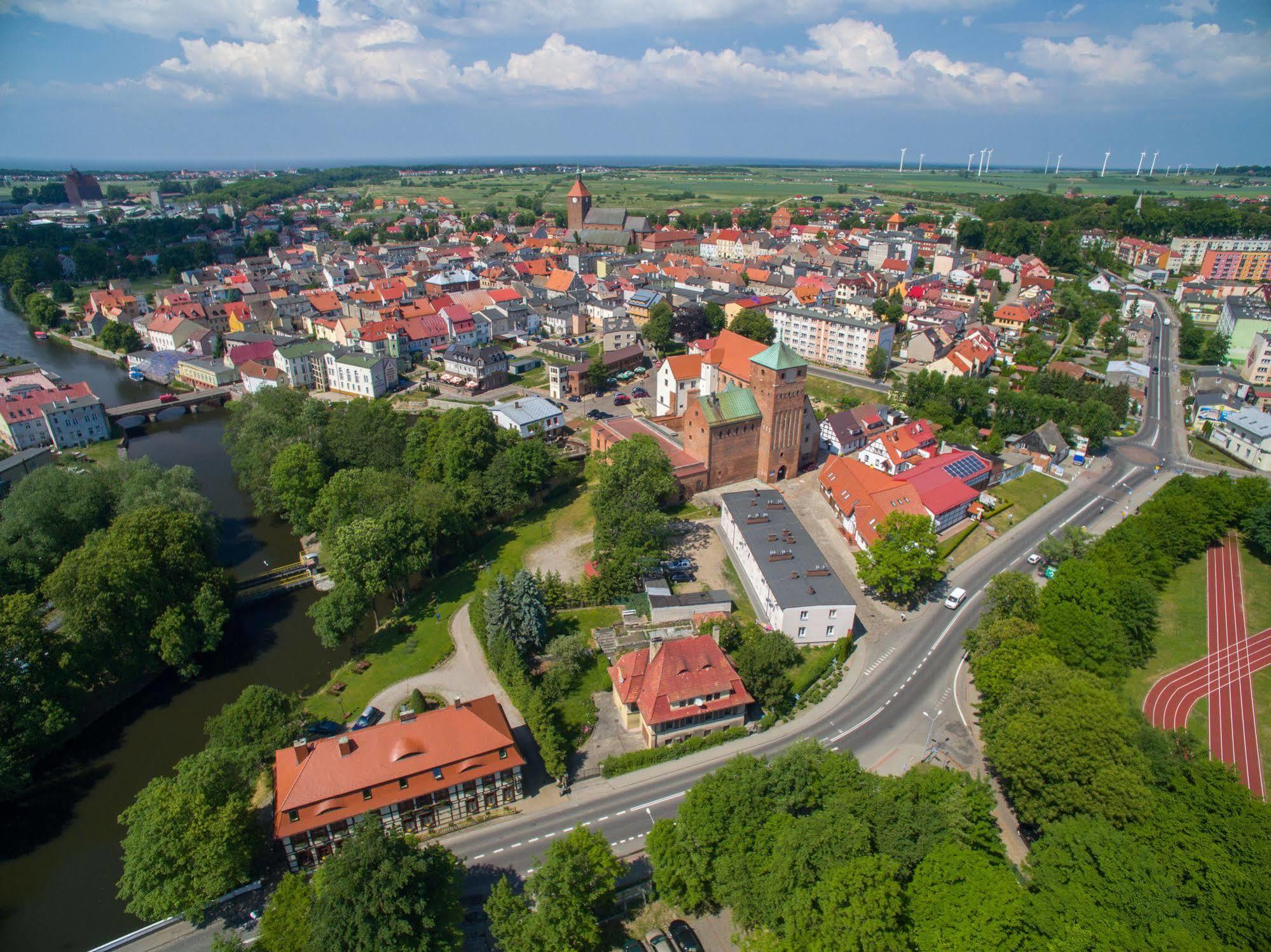 Gosciniec Zamkowy Hotel Darlowo Exterior foto